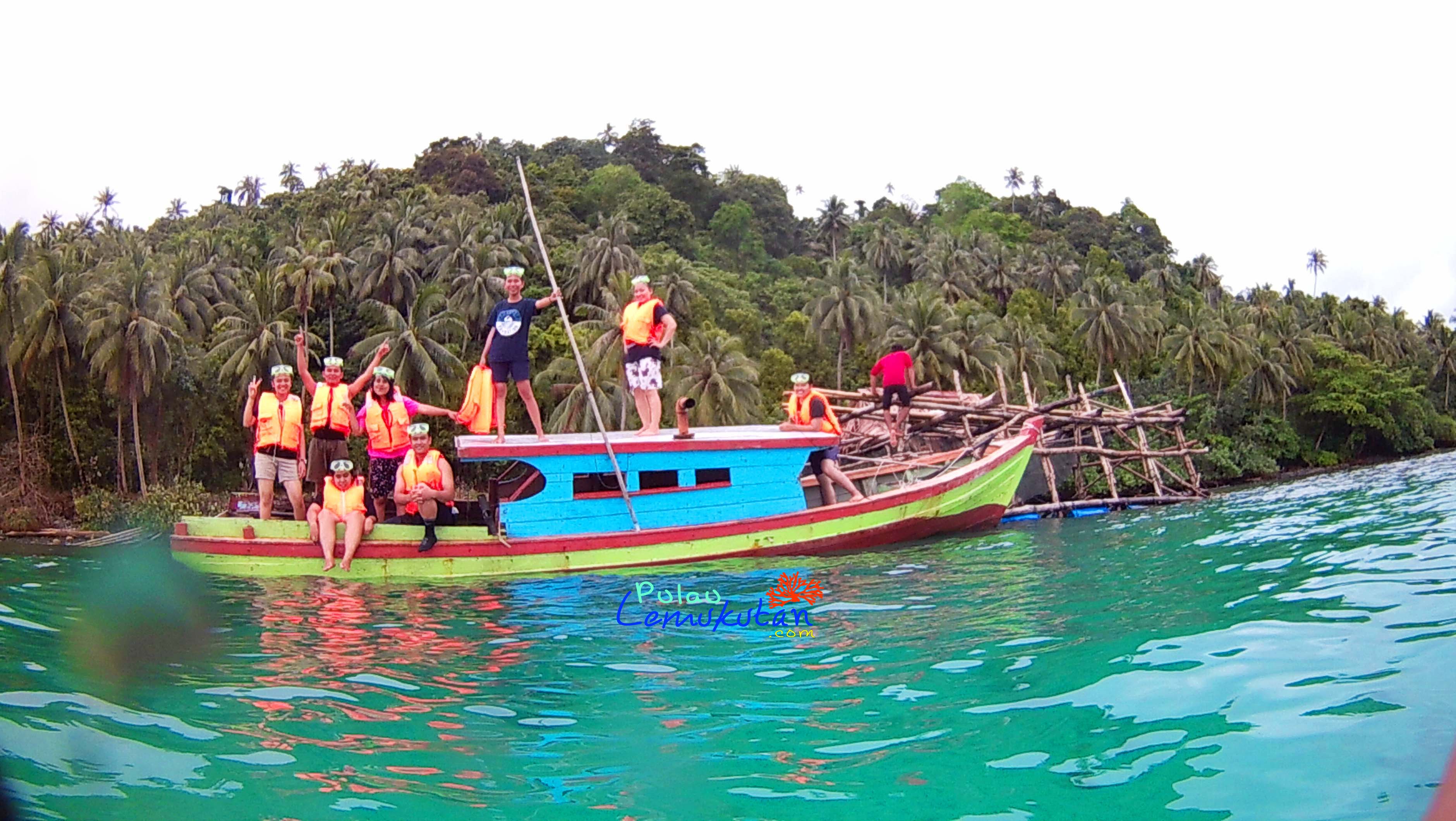 SM3T Medan, paket wisata pulau lemukutan dan pulau randayan, wisata pulau lemukutan dan pulau randayan