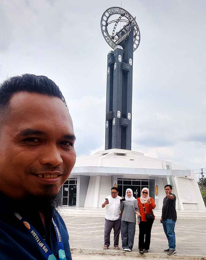 travel kuching pontianak